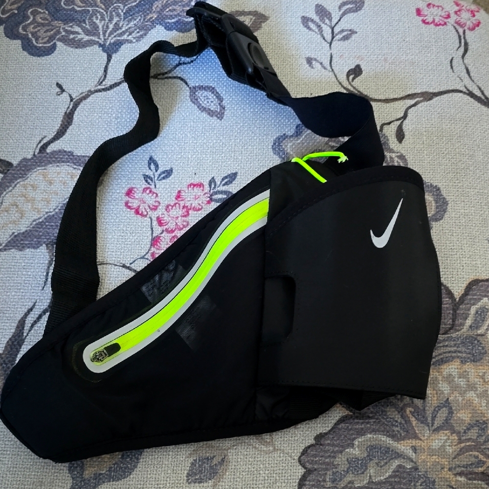 Nike Black Neon Green Asjustable Belt with Details Water Holder ~